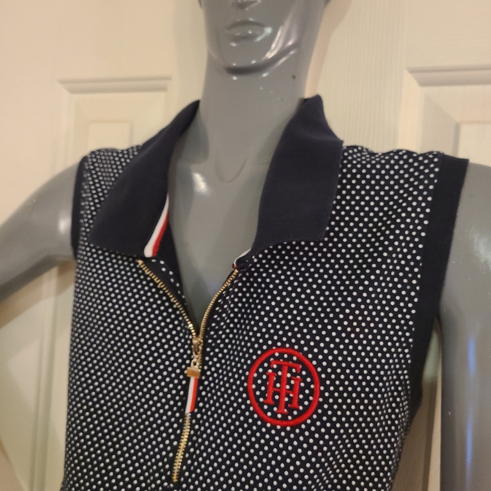 Tommy Hilfiger sleeve-less top Sz M
